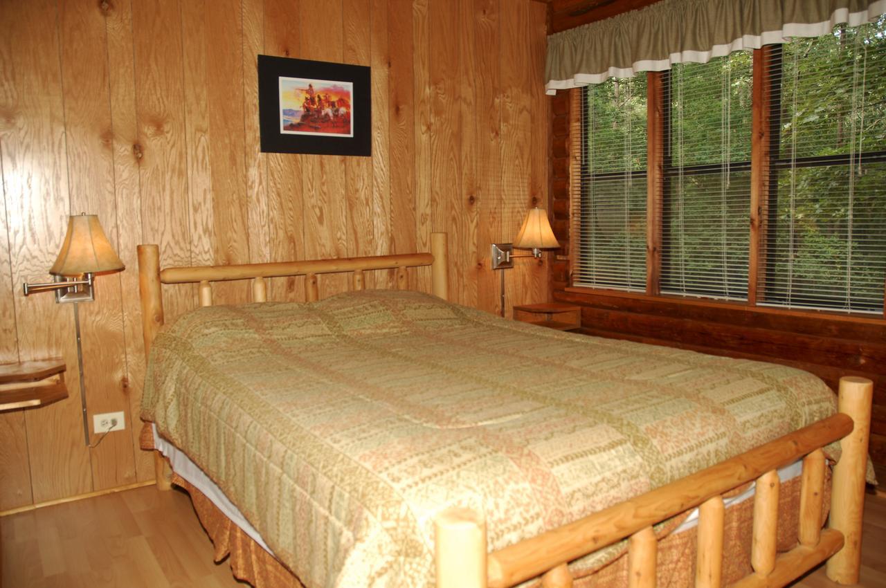 Carolina Landing Camping Resort Deluxe Cabin 4 Fair Play Екстер'єр фото