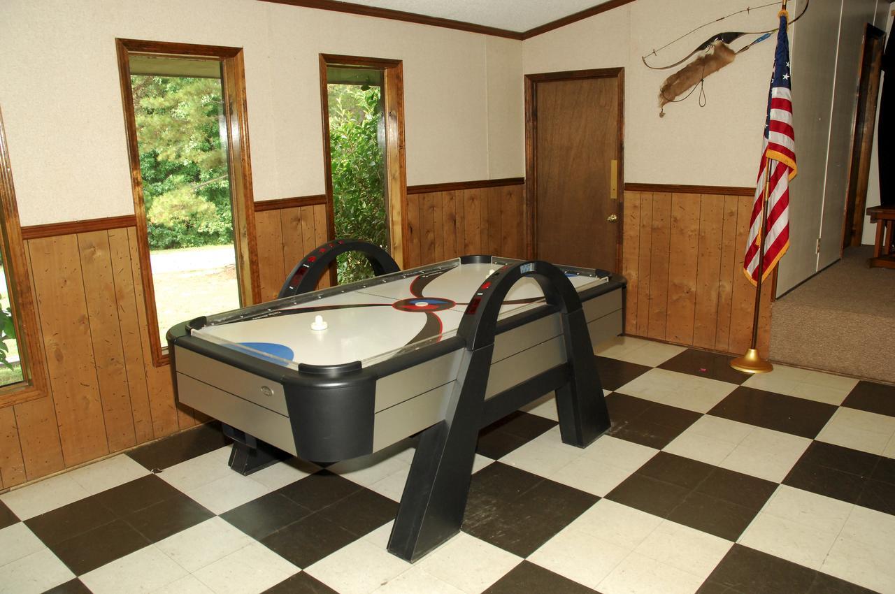 Carolina Landing Camping Resort Deluxe Cabin 4 Fair Play Екстер'єр фото